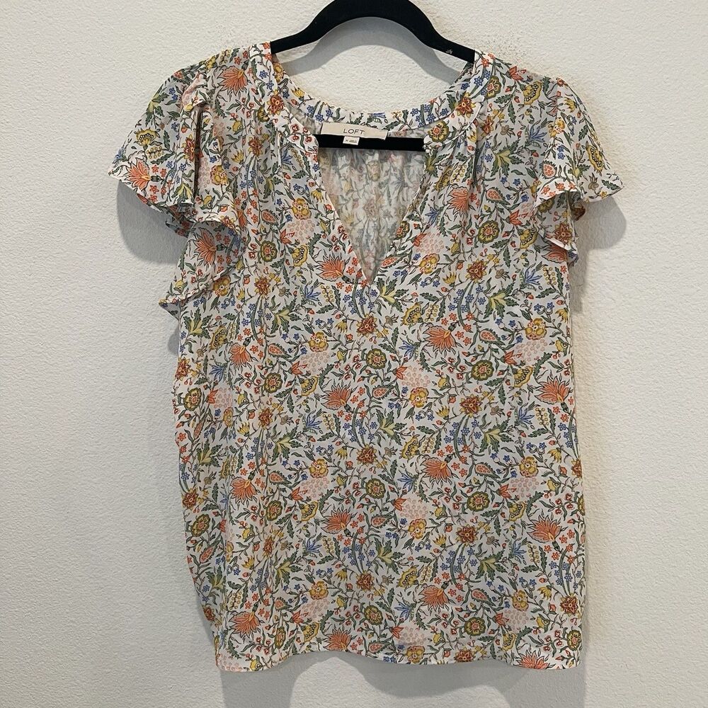 LOFT Top Women’s Medium Floral Flutter Sleeves Blouse Spring Career Teacher Cute